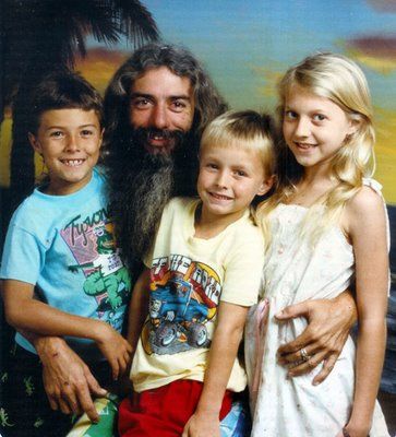 1988-family.jpg 363×400 pixels