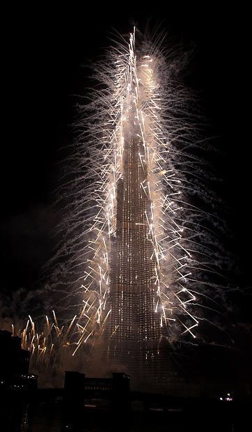 Burj Dubai: the world's tallest building opens with spectacular fireworks and laser display - Telegraph