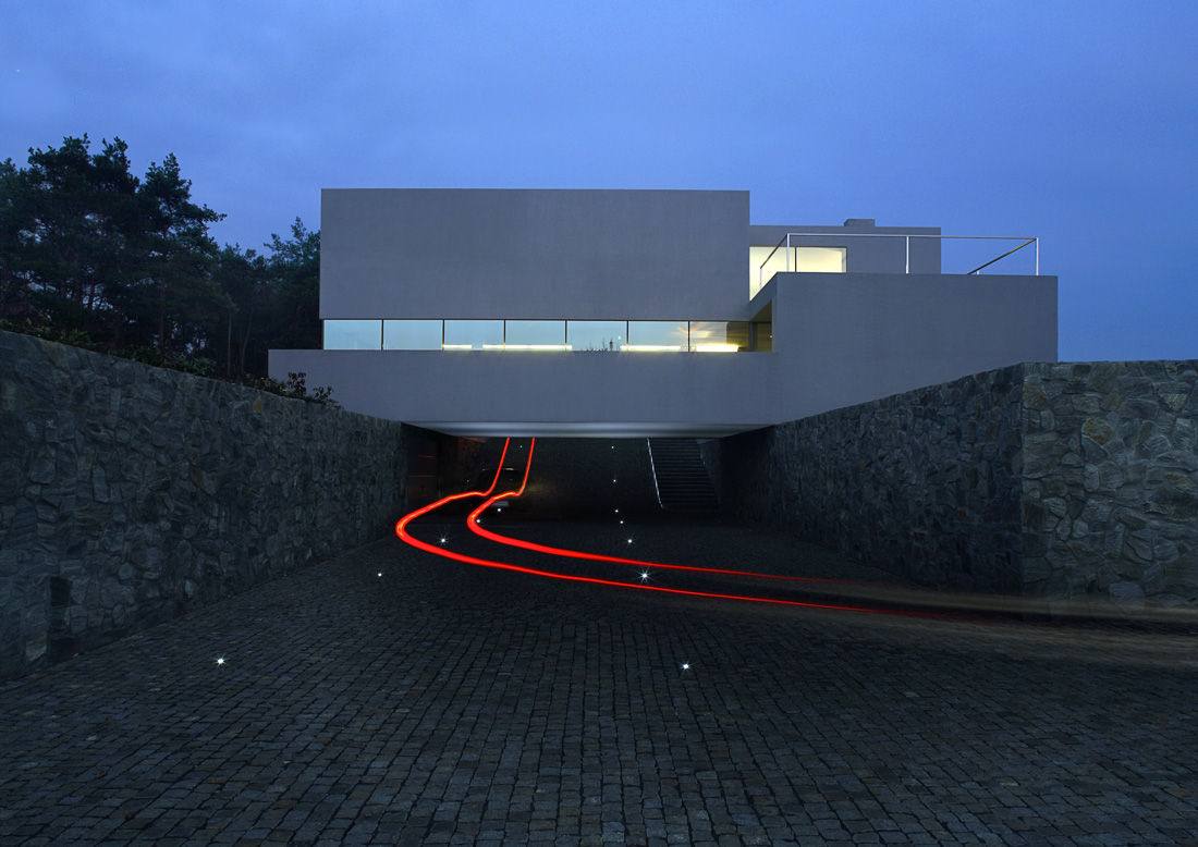Architecture Photography: Aatrial House   KWK PROMES - 1290518181_00 (8263)  ArchDaily