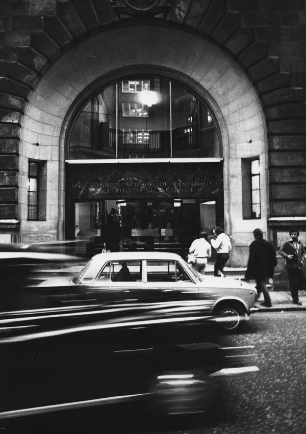 Toutes les tailles  Main Entrance, Houghton Street, 1973  Flickr : partage de photos 