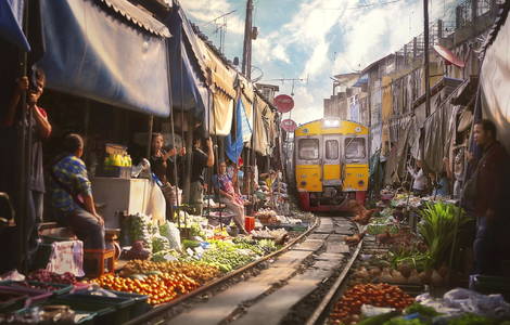 500px / Bangkok Train juicer by paul sarawak