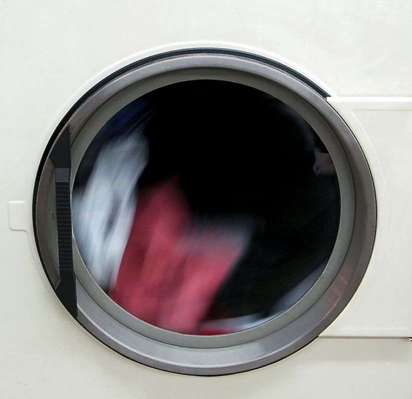 The Serenity of Spinning Laundry Captured in Photo Series