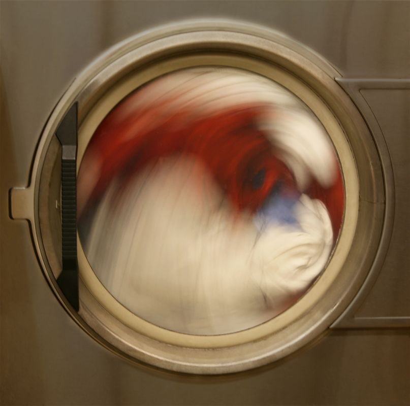 The Serenity of Spinning Laundry Captured in Photo Series