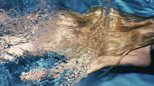 Artsy Editorial | Mermaids Reimagined: Underwater Nudes by Photographers... | Artsy