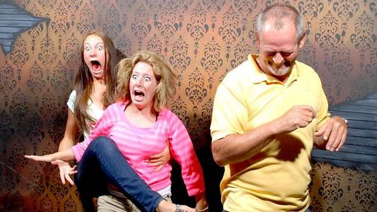 40 Priceless Portraits of Terrified People In A Haunted House | So Bad So Good
