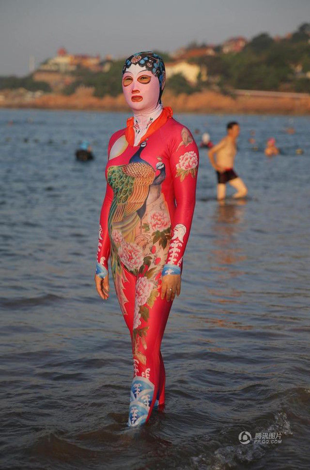 LOOK: Designer hopes that '6th-generation facekinis' will catch on in beaches around the world: Shanghaiist