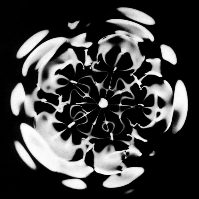 t_cymatics-large_2.jpg 670×670 pixels