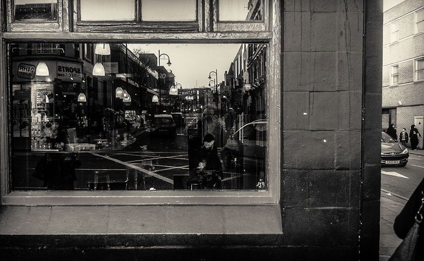Stewart Marsden's black-and-white photographs of London street life - Telegraph